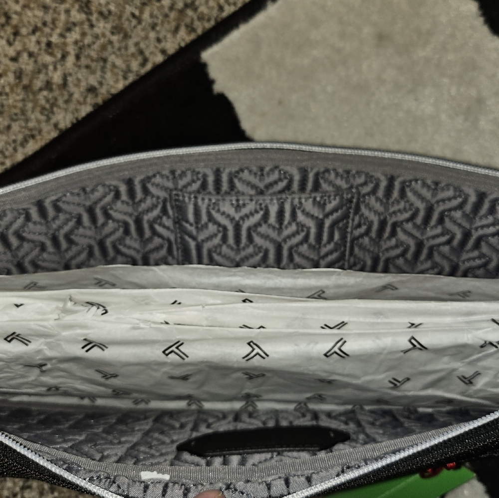 Tumi keyboard case NWT - Picture 5 of 6